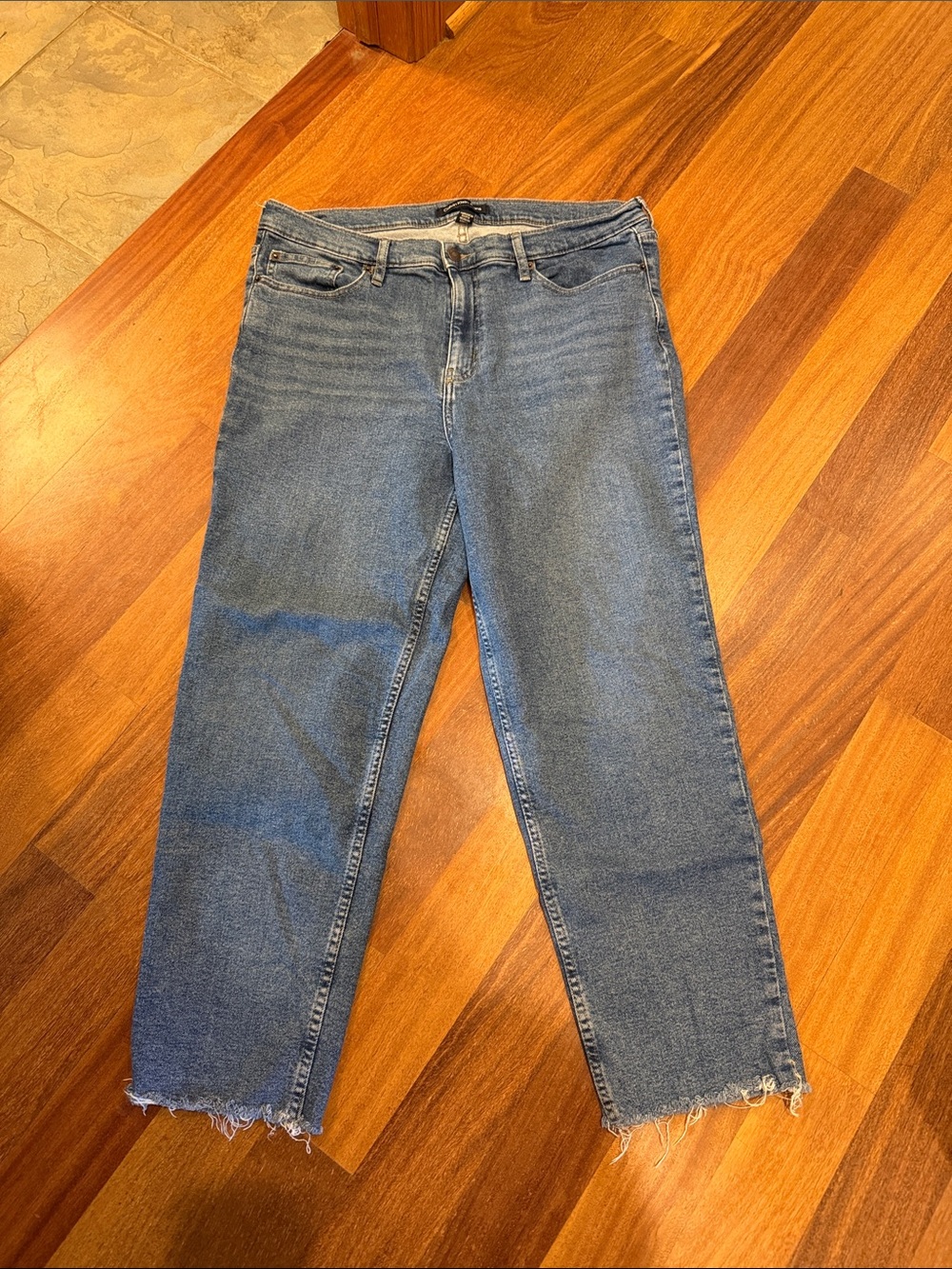 Calvin Klein Jeans Medium Blue Straight-Leg Crop Jeans